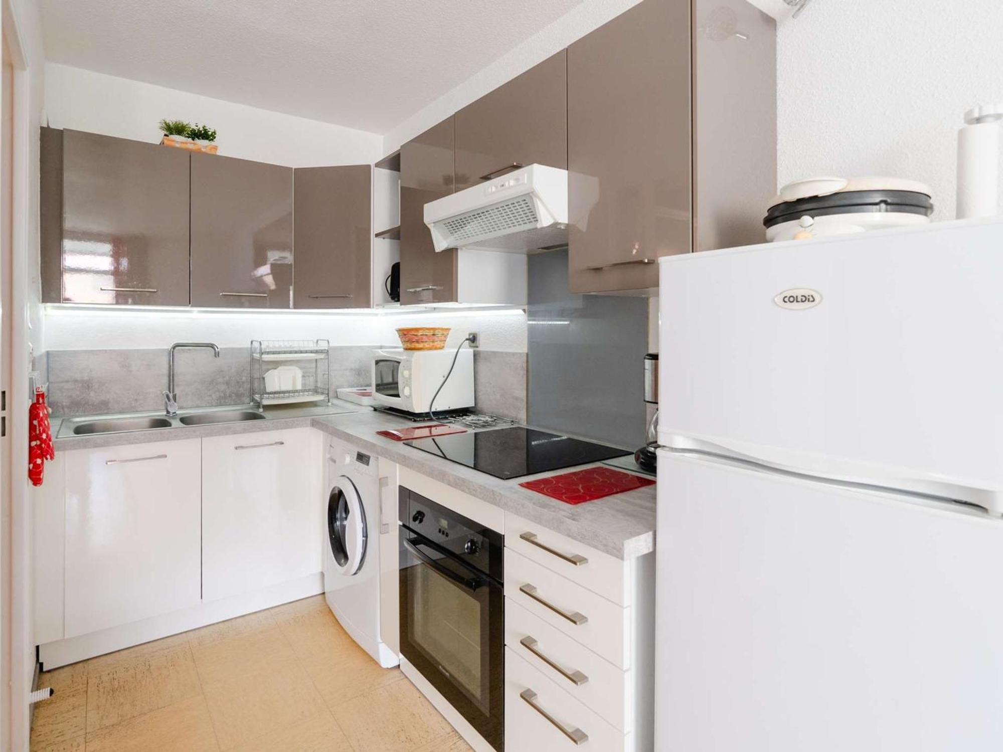 Appartement T2 Avec Loggia, 4 Couchages, Proche Plage Et Commerces, Narbonne-Plage - Fr-1-409-128 Narbonne
