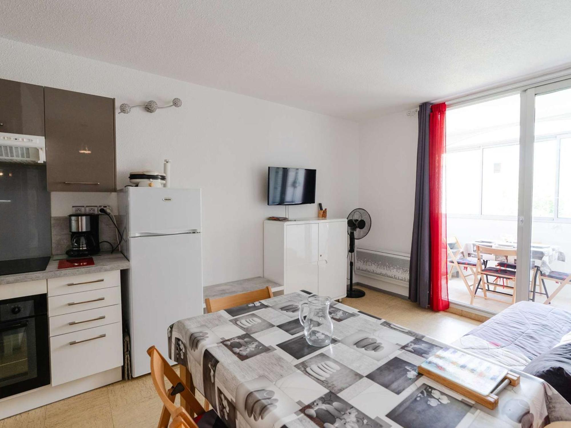 Appartement T2 Avec Loggia, 4 Couchages, Proche Plage Et Commerces, Narbonne-Plage - Fr-1-409-128 Apartment