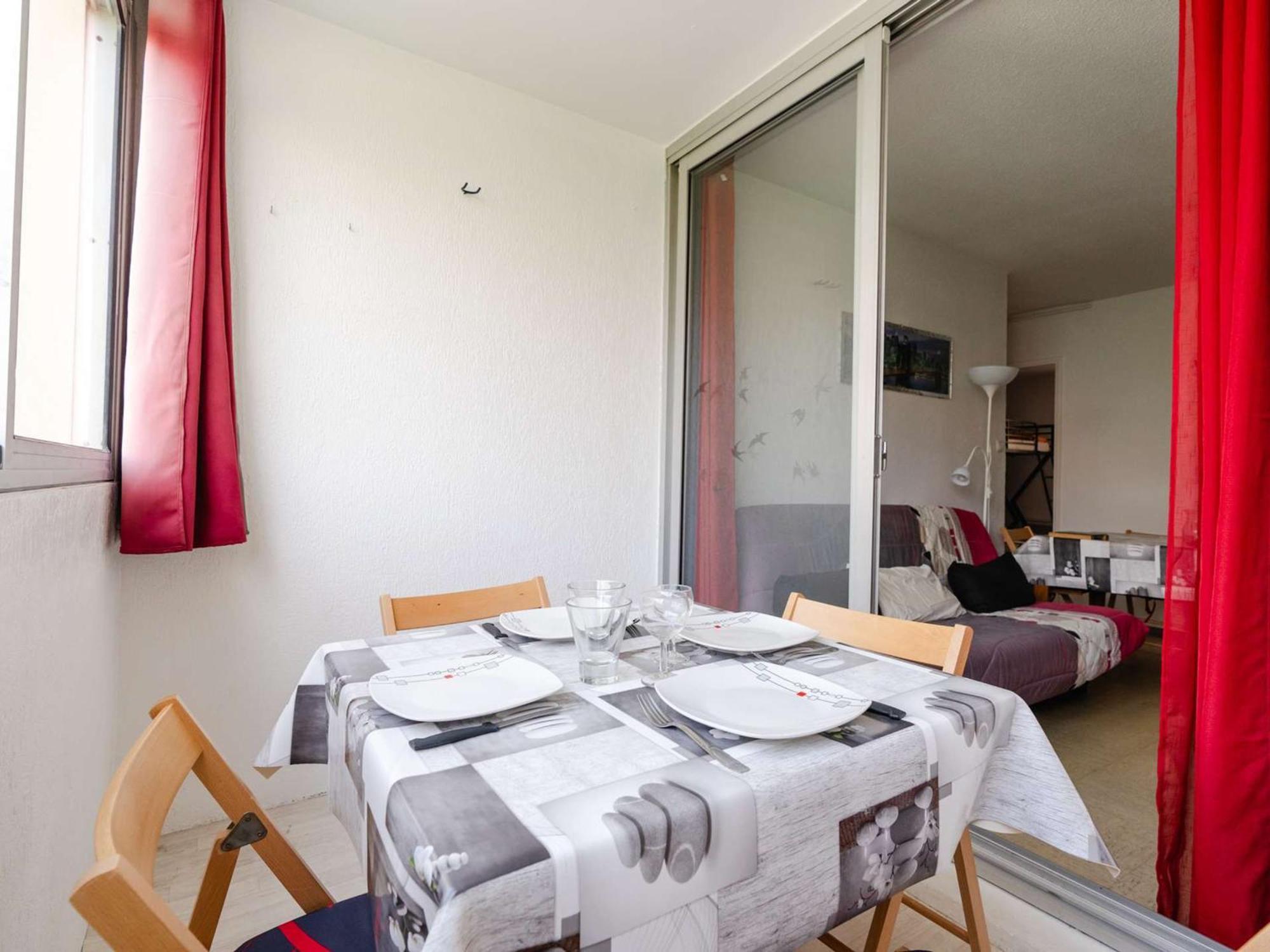 Apartment Appartement T2 Avec Loggia, 4 Couchages, Proche Plage Et Commerces, Narbonne-Plage - Fr-1-409-128 *